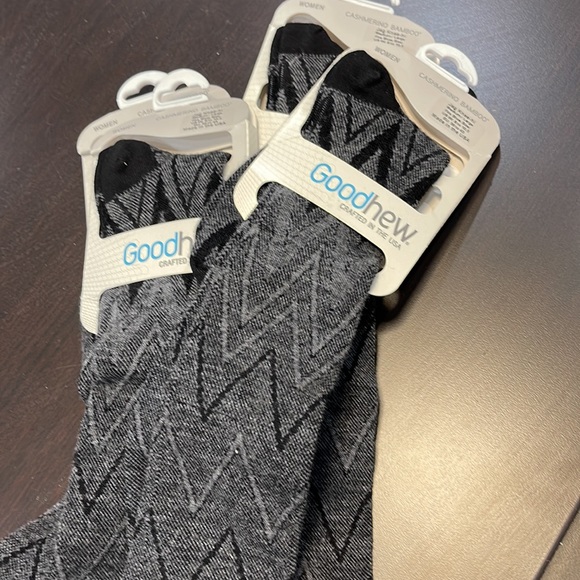 Goodhew ‘Jag’ Knee High Merino Socks - size M/L in black - Picture 7 of 7